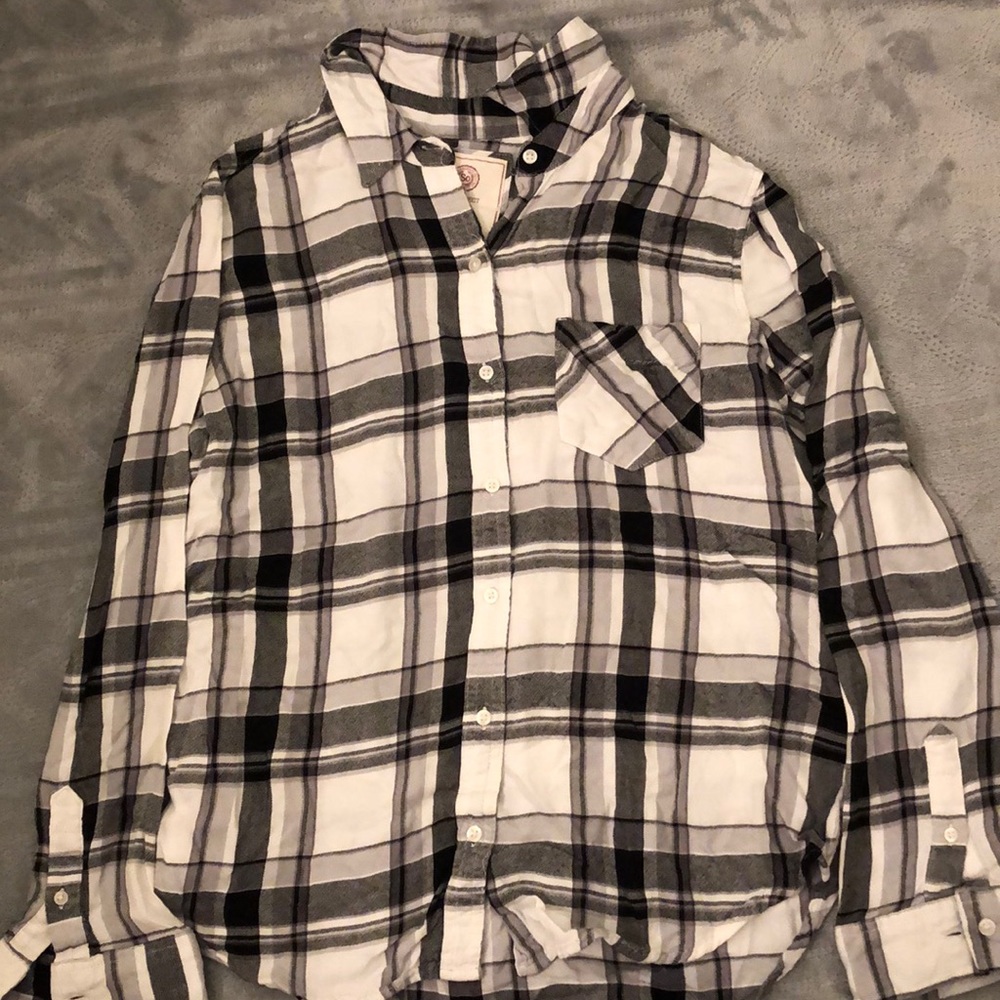 Women’s plaid button down